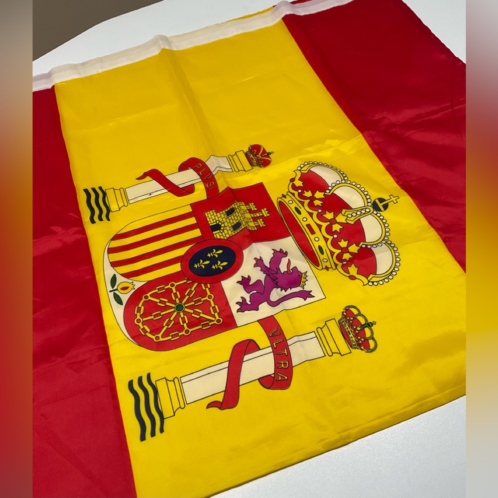 🌹🌹🌹NWOT Huge (36”x 62”) Flag of Spain, Silky Lightweight Polyester